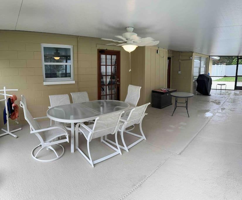 Lake Valrico'S Camelot Court With Heated Pool & Access To Private Lake מראה חיצוני תמונה