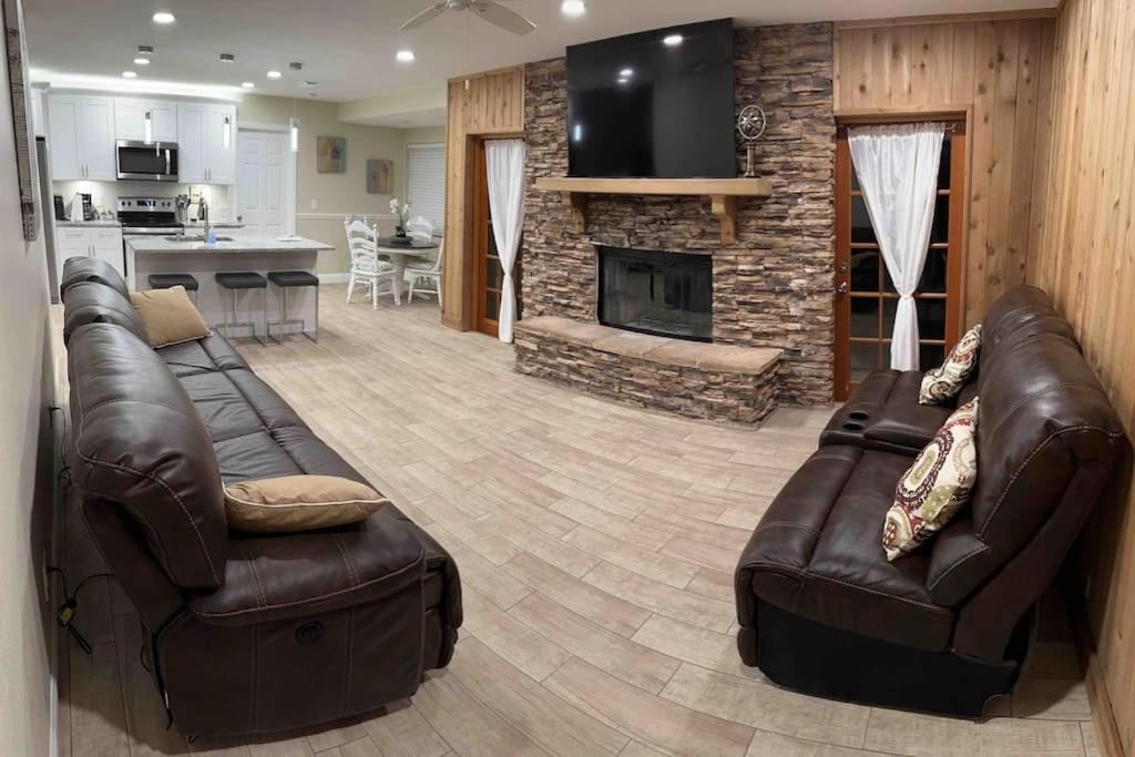 Lake Valrico'S Camelot Court With Heated Pool & Access To Private Lake מראה חיצוני תמונה
